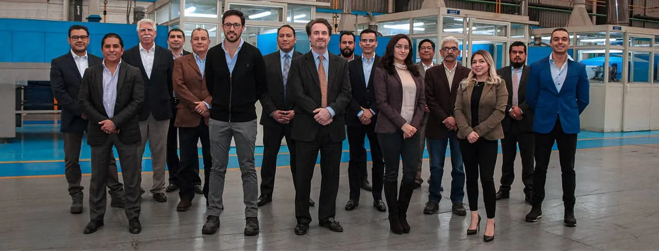 Equipo de Almexa en planta